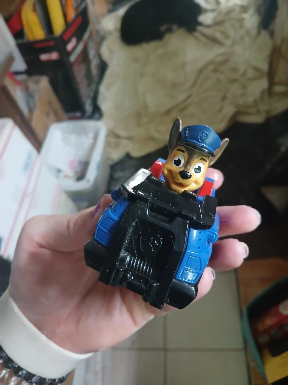 Spin Master Paw Patrol Rescue Racer featuring Chase in his signature blue police